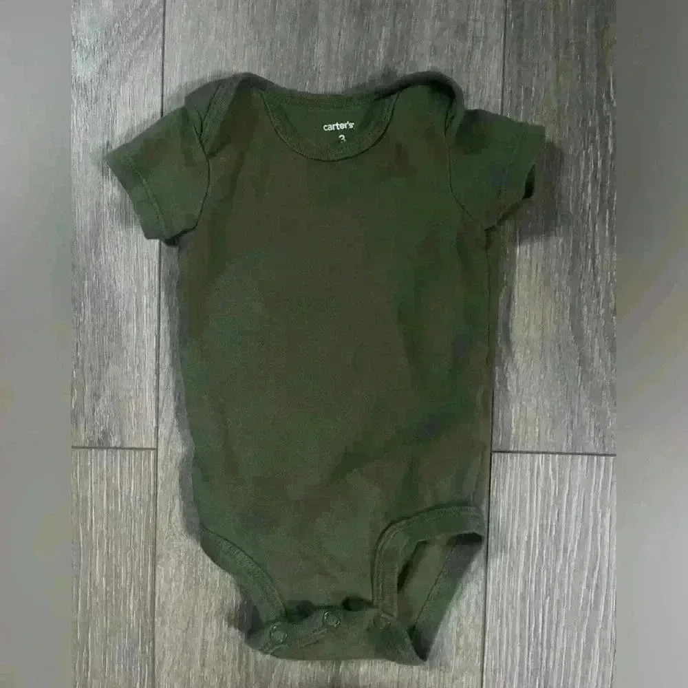 Carter’s 3 Piece Boys Onsie Bundle Size 3 months